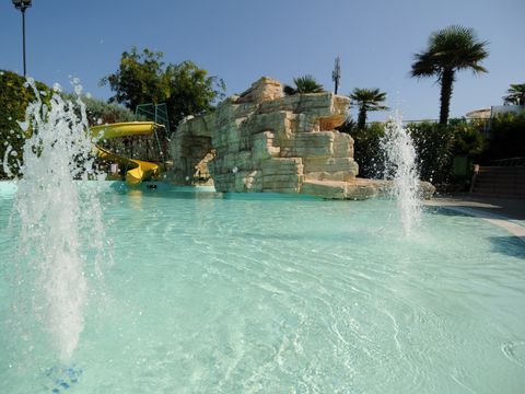 Happy Camp Mobile Homes in Camping Riccione - Camping Rimini