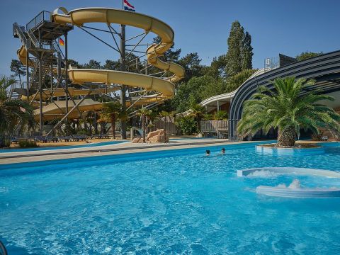  Tour Opérateur et particuliers sur camping La Pinède Les Mathes - accès piscine inclus - Camping Charente-Maritime