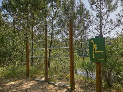  Tour Opérateur et particuliers sur camping La Pinède Les Mathes - accès piscine inclus - Camping Charente-Maritime