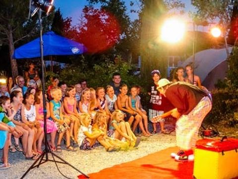 Domaine de Chadeyron - Camping et gîtes - Camping Ardèche