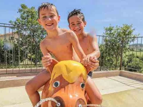 Domaine de Chadeyron - Camping et gîtes - Camping Ardèche