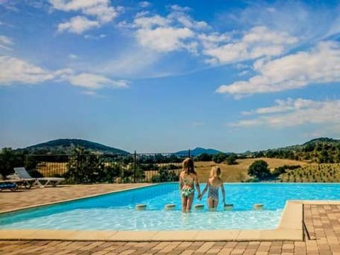 Domaine de Chadeyron - Camping et gîtes - Camping Ardèche