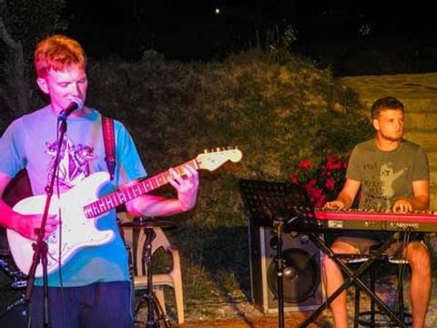 Domaine de Chadeyron - Camping et gîtes - Camping Ardèche