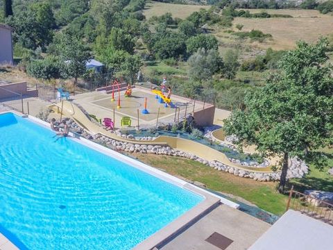 Domaine de Chadeyron - Camping et gîtes - Camping Ardèche