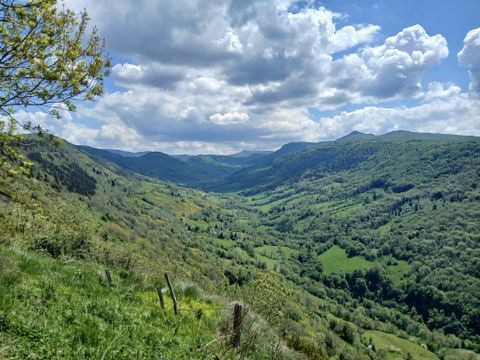 Camping L'Échapée Verte - Camping Cantal
