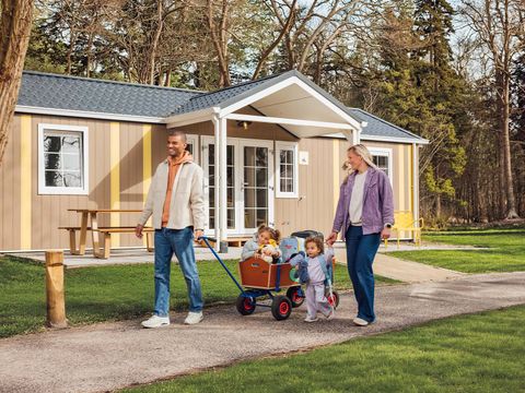 Familie Resort de Tovertuin - Camping Woensdrecht