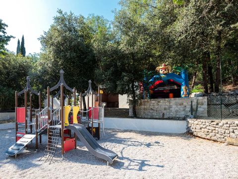 Camping  Au Vallon Rouge - Camping Alpes-Maritimes