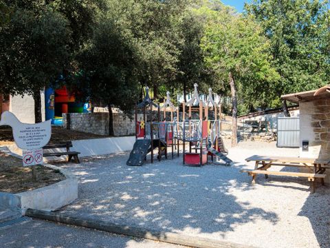 Camping  Au Vallon Rouge - Camping Alpes-Maritimes
