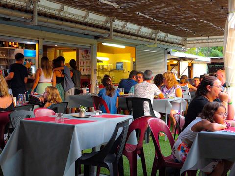 Camping Les Lacs de Courtes - Camping Gers