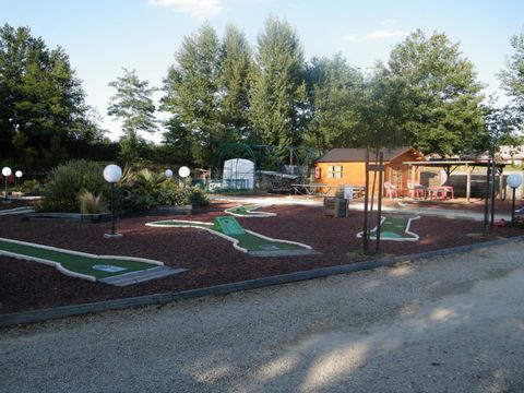 Camping Les Lacs de Courtes - Camping Gers