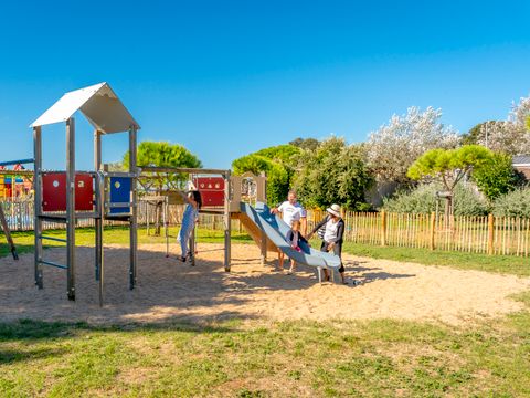 Camping Paradis A La Corniche - Camping Charente-Maritime