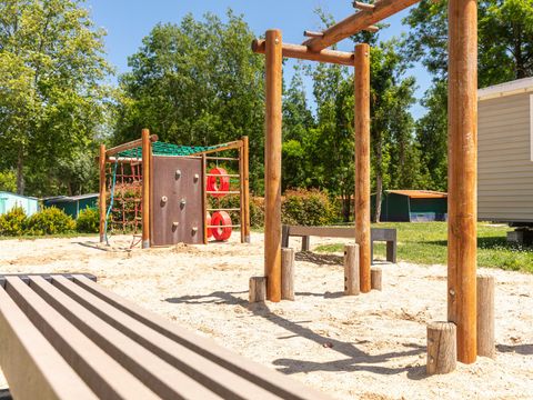 Camping Le Château de Galaure - Camping Drome
