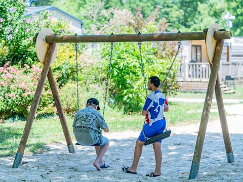 Camping Le Château de Galaure - Camping Drome