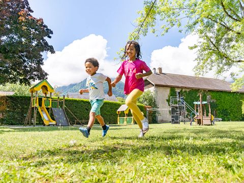 Camping Romanée - la Ferme de la Serraz - Camping Haute-Savoie