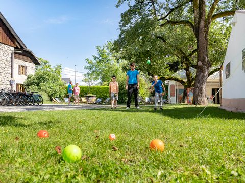 Camping Romanée - la Ferme de la Serraz - Camping Haute-Savoie
