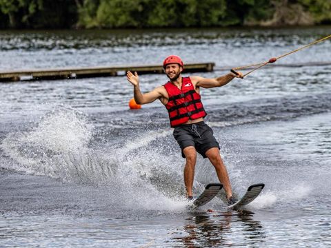 Flower Camping et Base de Loisirs de Rouffiac - Camping Dordogne