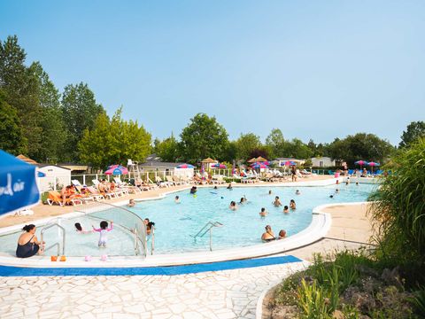 Camping Siblu Domaine de Dugny - Funpass Inclus - Camping Loir-et-Cher