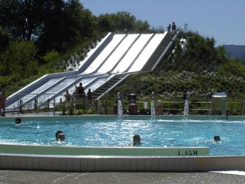 Domaine La Roche D'Ully - Camping Doubs
