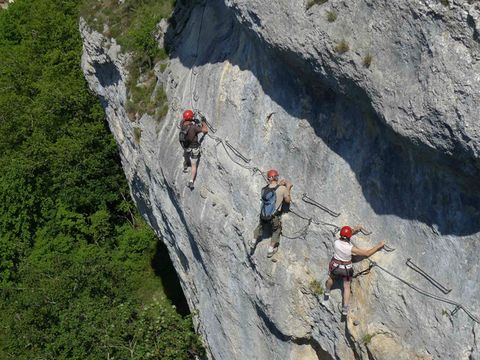 Domaine La Roche D'Ully - Camping Doubs