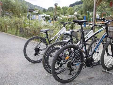 Domaine La Roche D'Ully - Camping Doubs