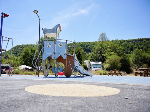 Domaine La Roche D'Ully - Camping Doubs
