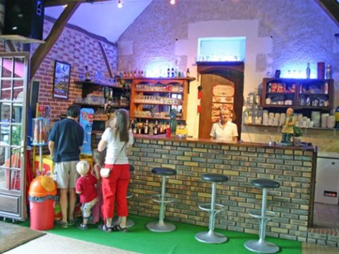 Camping Château de la Rolandière - Camping Indre-et-Loire