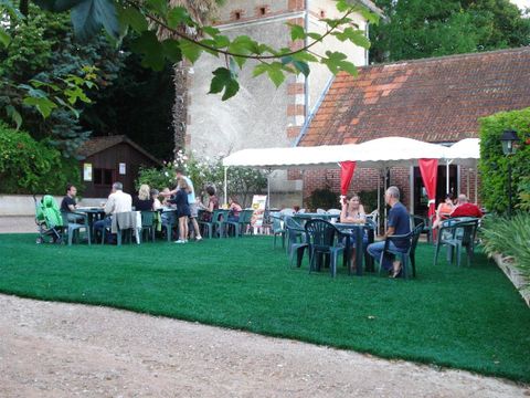 Camping Château de la Rolandière - Camping Indre-et-Loire