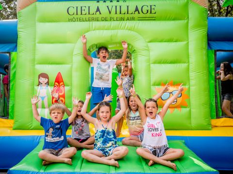 Yelloh! Village Camping  Avignon Parc - Camping Vaucluse