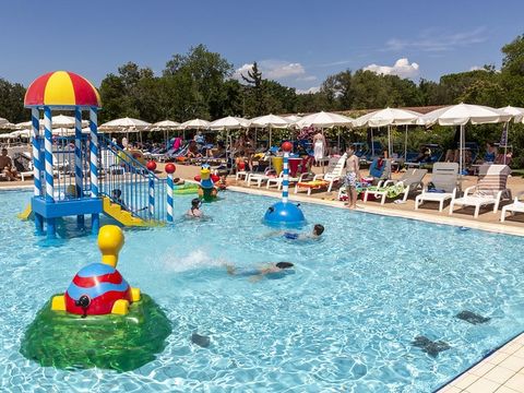hu Montescudaio village - Camping Pise