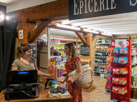 Camping Romanée - Les Grottes De Roffy - Camping Dordogne