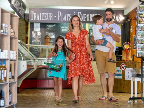 Camping Romanée - Les Grottes De Roffy - Camping Dordogne