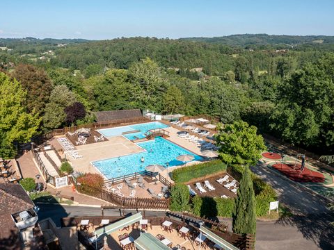 Camping Romanée - Les Grottes De Roffy - Camping Dordogne