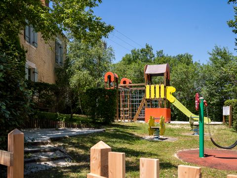 Camping Romanée - Les Grottes De Roffy - Camping Dordogne