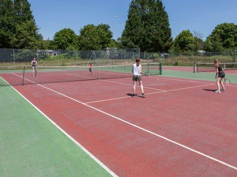 Camping Les Gorges Du Chambon - Ciela Village - Camping Charente
