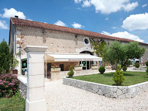 Camping Les Gorges Du Chambon - Ciela Village - Camping Charente