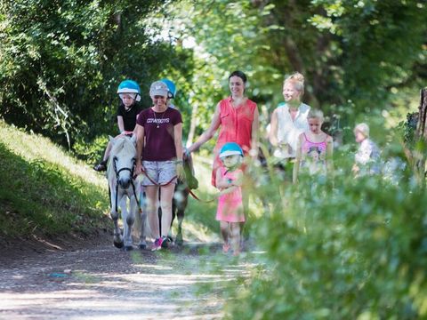 Camping Les Gorges Du Chambon - Ciela Village - Camping Charente
