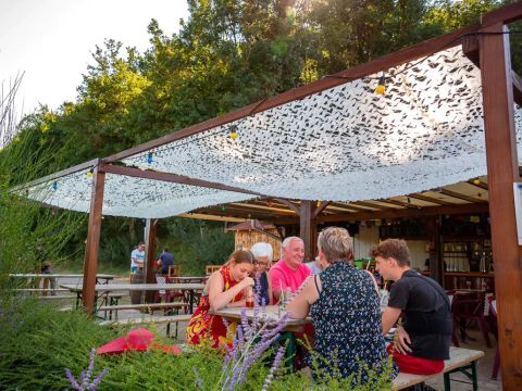 Flower Camping Lac de Saint-Point Lamartine - Camping Saône-et-Loire