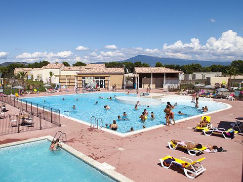 Résidence Les Demeures du Ventoux - Vacancéole - Camping Vaucluse