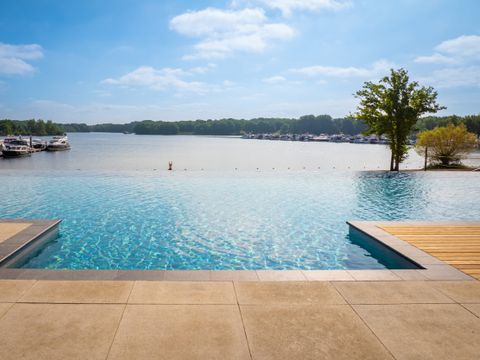 Landal Marina Resort Well - Camping Bergen - Image N°2