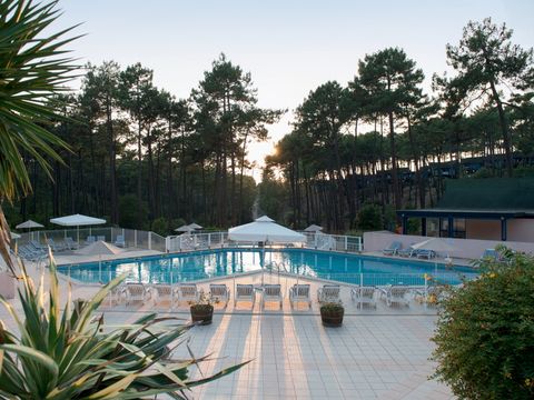 SOWELL - Domaine Les Cavales - Camping Gironde
