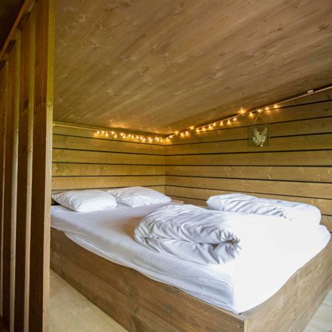 HÉBERGEMENT INSOLITE 4 personnes - Tiny house Comfort classic avec bain à remous