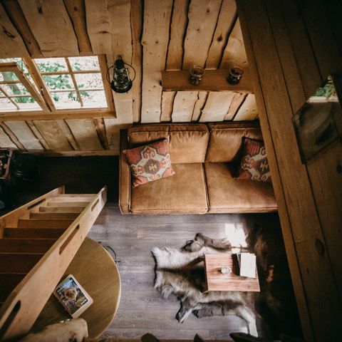 HÉBERGEMENT INSOLITE 4 personnes - Maison dans les arbres avec bain à remous