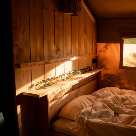 Tente en toile et en bois 6 personnes - Forest Lodge avec sanitaires