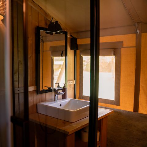 Tente en toile et en bois 4 personnes - Forest Lodge avec sanitaires