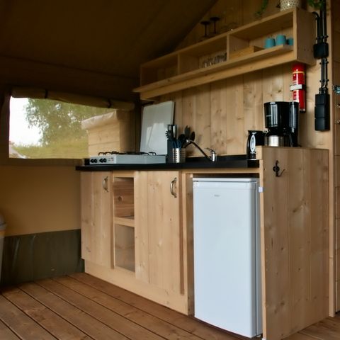 Tente en toile et en bois 4 personnes - y compris les installations sanitaires