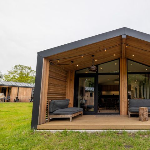 LODGE 4 personnes - Nature avec bain à remous