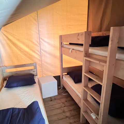 TENTE TOILE ET BOIS 5 personnes - y compris les toilettes