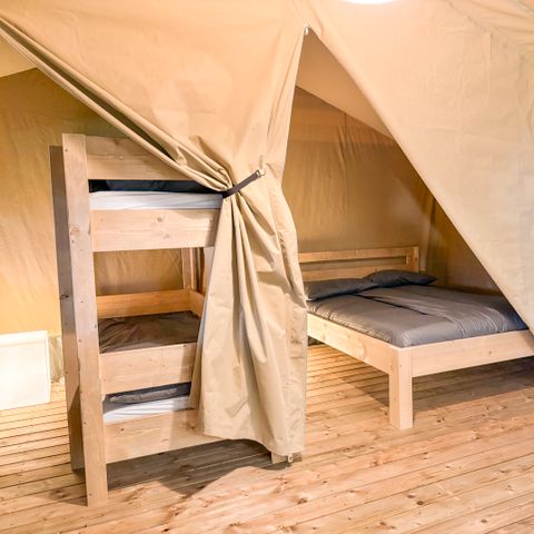 TENTE TOILE ET BOIS 6 personnes - Toilettes incluses