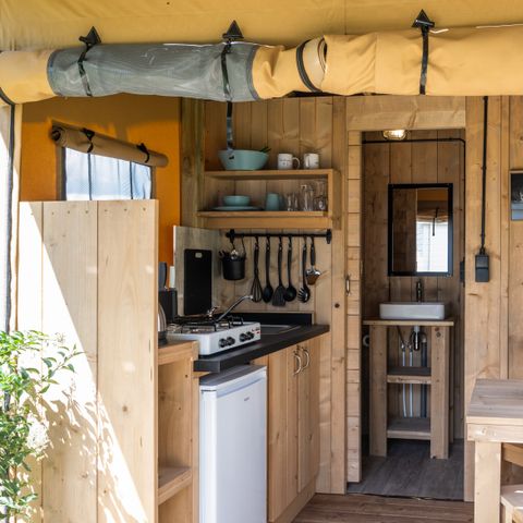 TENTE TOILE ET BOIS 2 personnes - y compris les installations sanitaires