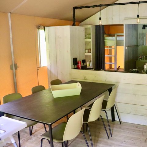 TENTE TOILE ET BOIS 6 personnes - y compris les installations sanitaires